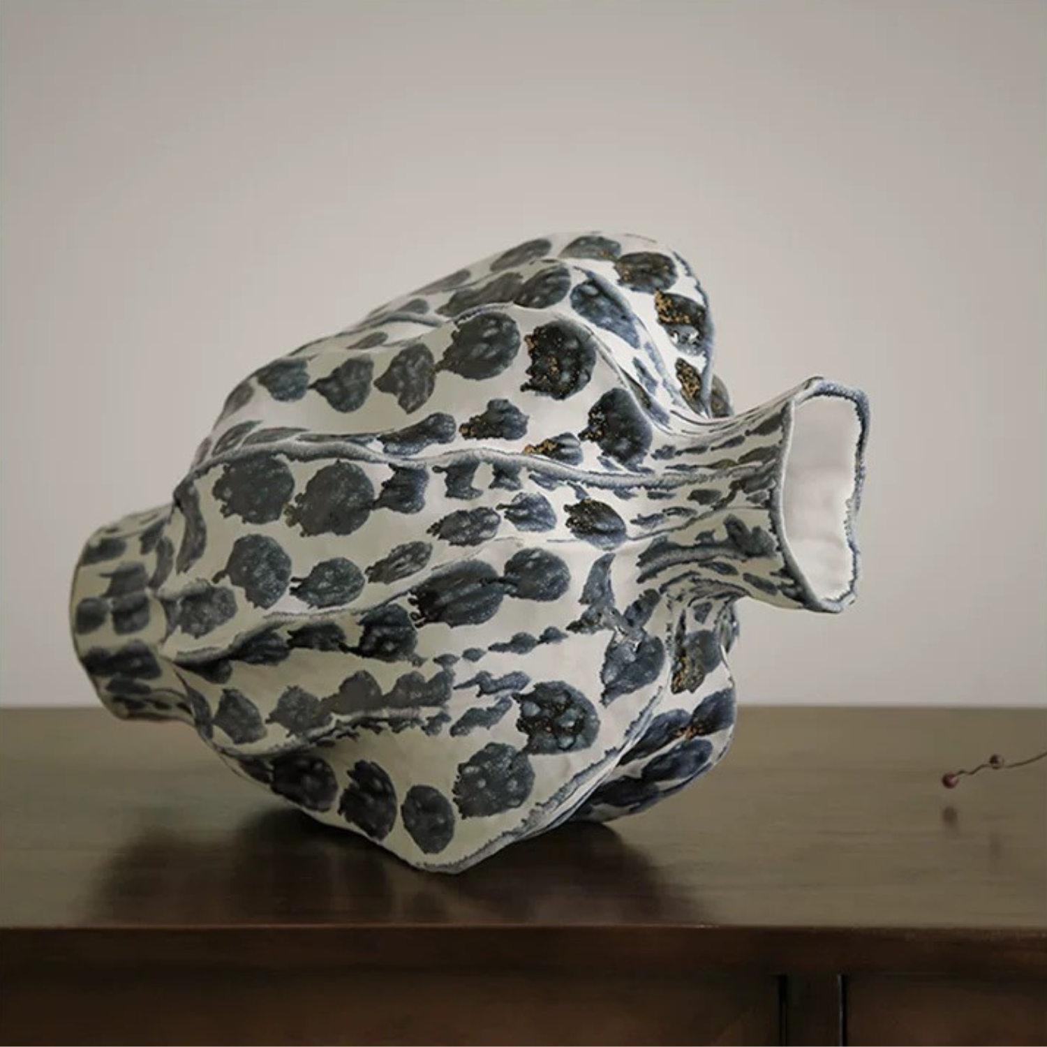 PATTERNED VASE